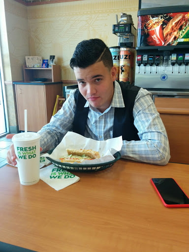 Restaurant «SUBWAY®Restaurants», reviews and photos, 1450 Chalet Suzanne Rd, Lake Wales, FL 33859, USA