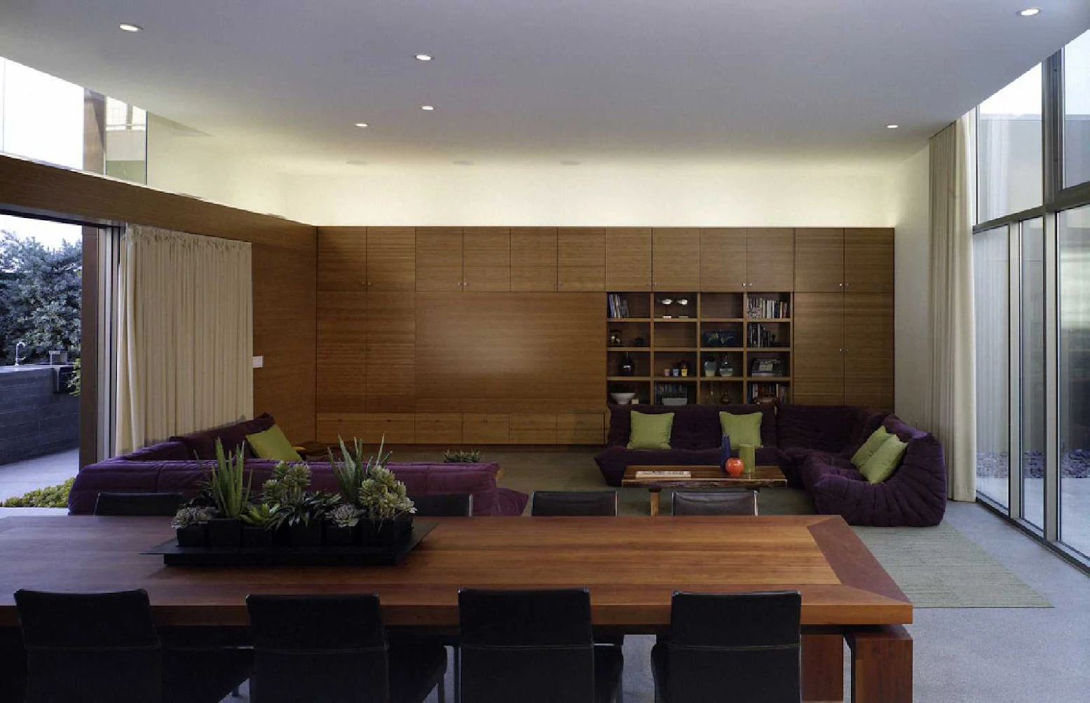 09 Yin-Yang House by Brooks + Scarpa Architects