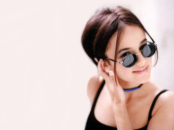  Alizee