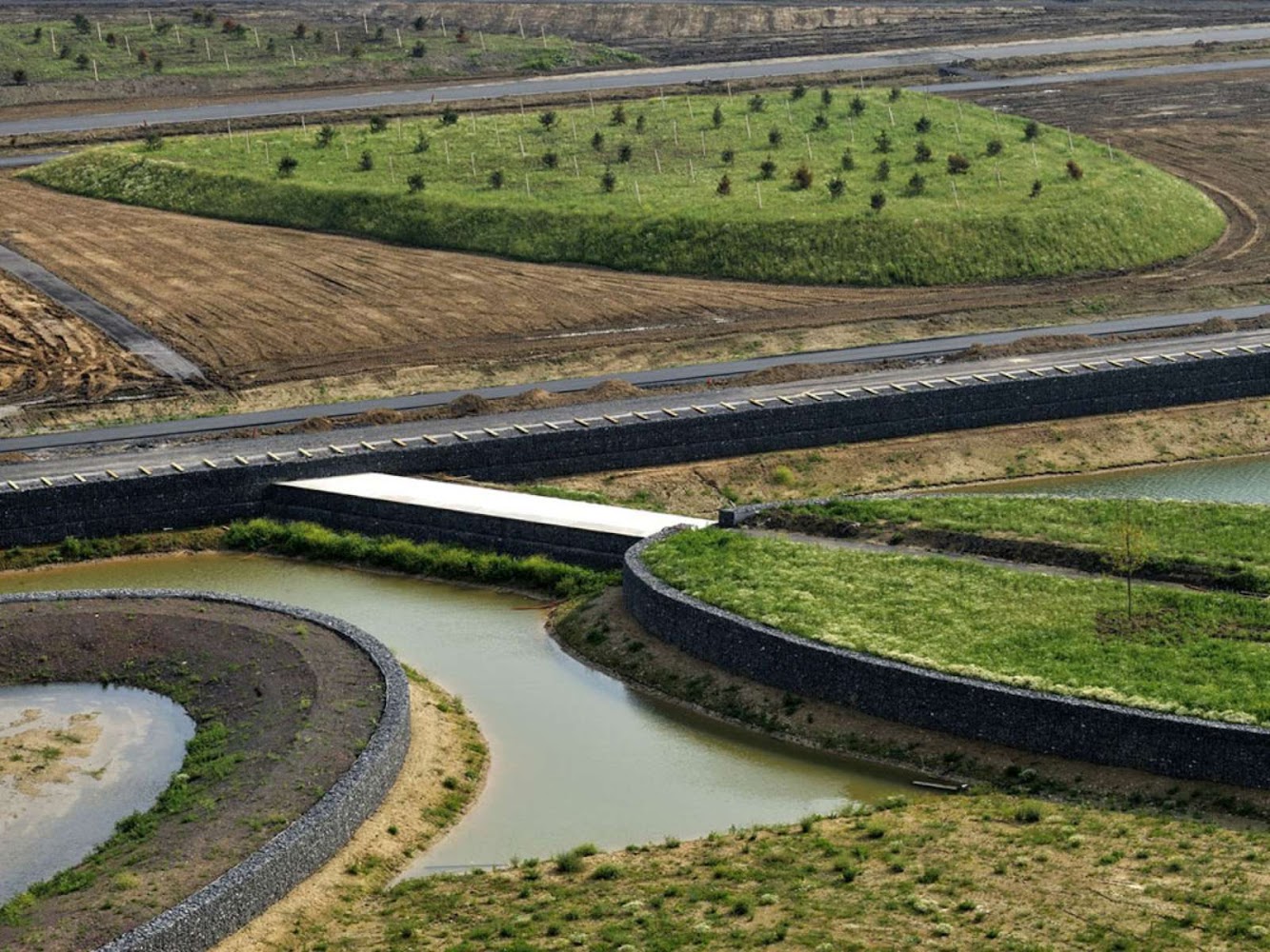Aquaterra Environmental Centre by Tectoniques Architectes