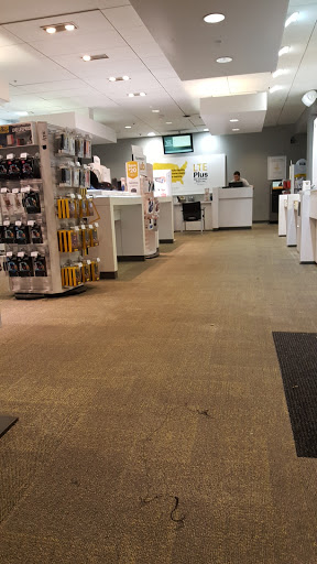 Cell Phone Store «Sprint Store», reviews and photos, 2909 Forest Ln #100, Dallas, TX 75234, USA