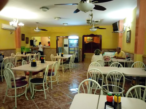 Pizzería La Juvenil, Calle 1 #24, Gustavo de la Fuente, 86320 Comalcalco, Tab., México, Restaurante de comida para llevar | TAB