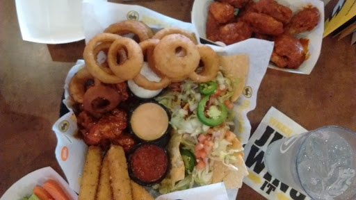 Chicken Wings Restaurant «Buffalo Wild Wings», reviews and photos, 124 Dettro Dr, Mattoon, IL 61938, USA