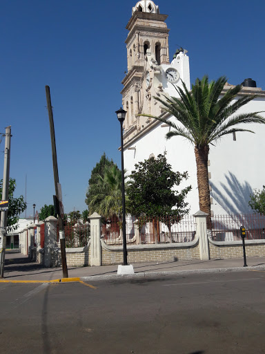 Parroquia San Pablo, Calle Niños Héroes, Centro, 33130 Pedro Meoqui, Chih., México, Iglesia católica | CHIH