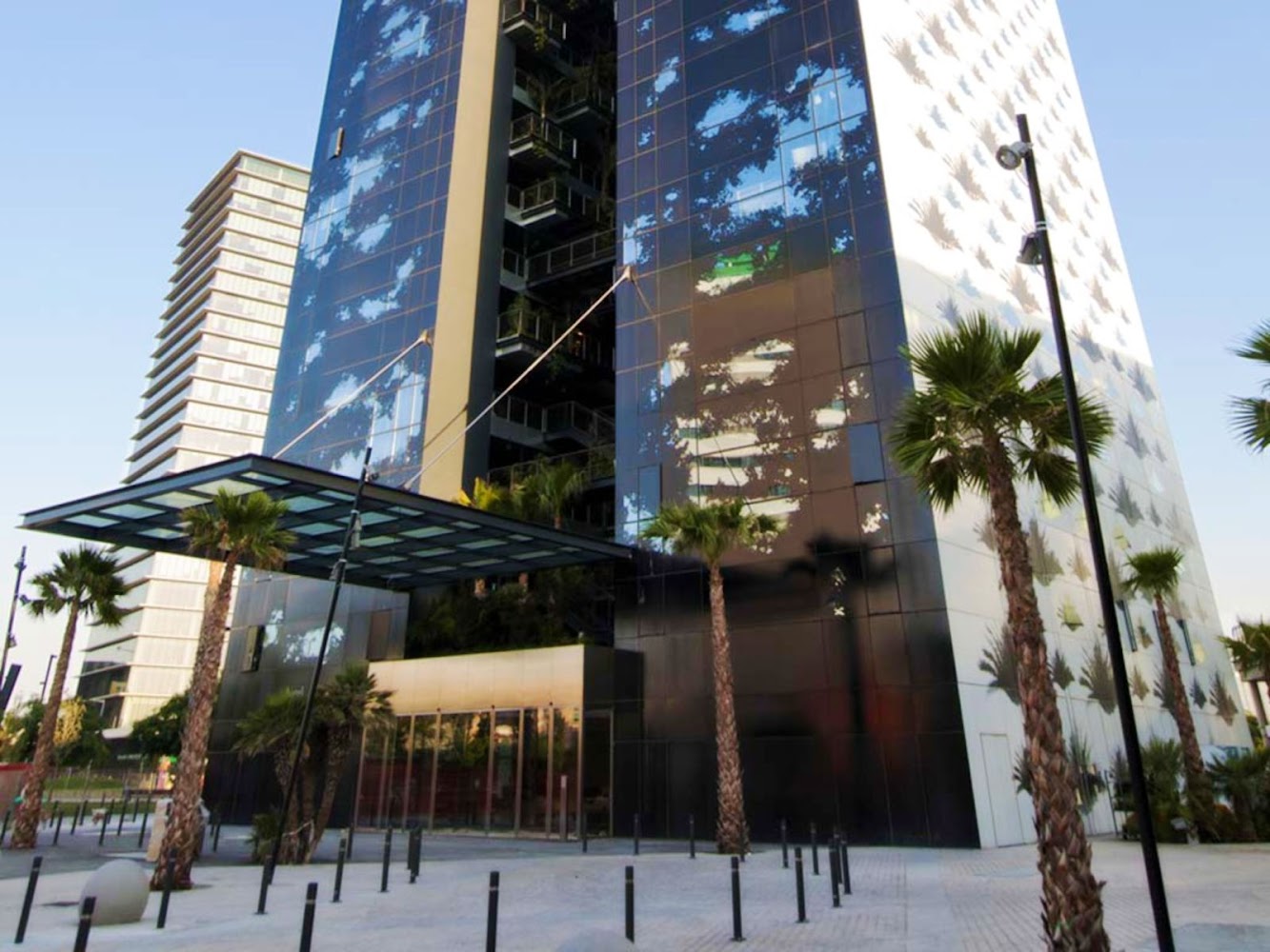 Barcellona, Spagna: Vertical Garden of Renaissance Barcelona Fira Hotel by Jean Nouvel