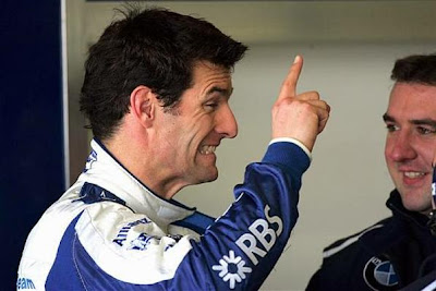 Марк Уэббер показывает указательный палец во времена его выступления в Williams