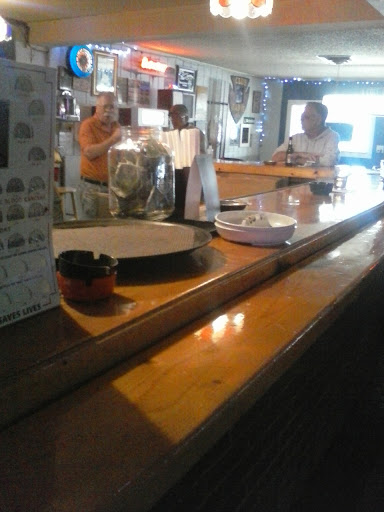 Bar «Club Oasis», reviews and photos, 400 E Deffenbaugh St, Kokomo, IN 46902, USA