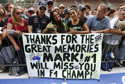 баннер с благодарностями от болельщиков Марка Уэббера на Гран-при Бельгии 2013