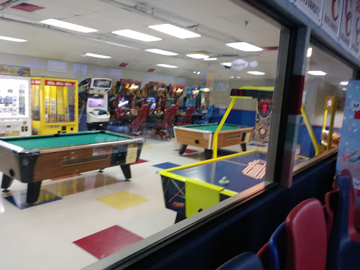 Bowling Supply Shop «Fiesta Lanes Bowling Center», reviews and photos, 1202 Huisache Ave, New Braunfels, TX 78130, USA