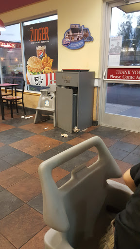 Fast Food Restaurant «KFC», reviews and photos, 2760 W Chandler Blvd, Chandler, AZ 85224, USA