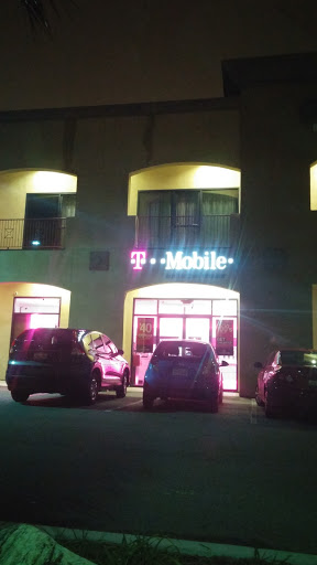 Cell Phone Store «T-Mobile», reviews and photos, 658 Bloomington Ave, Rialto, CA 92376, USA