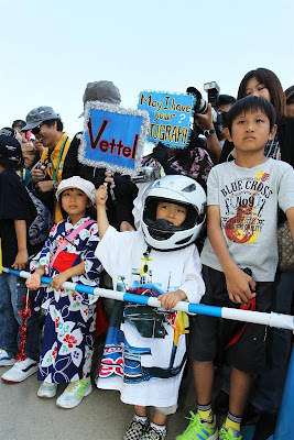 маленький болельщик Себастьяна Феттеля на Гран-при Японии 2012