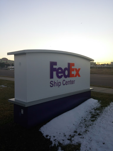 Shipping and Mailing Service «FedEx Ship Center», reviews and photos, 7272 S Joliet St, Englewood, CO 80112, USA