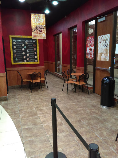 Ice Cream Shop «Cold Stone Creamery», reviews and photos, 720 Main St, Mendota Heights, MN 55118, USA