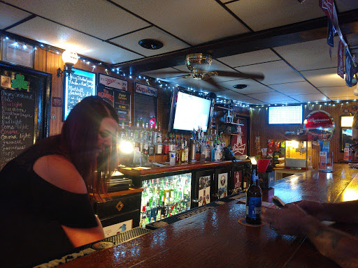 Restaurant «Pot-O-Gold Bar & Restaurant», reviews and photos, 20 W Genesee St, Lockport, NY 14094, USA