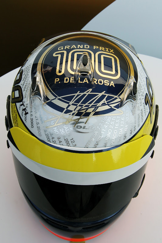 шлем Педро де ла Росы в честь 100-ого ГП на Гран-при Италии 2012