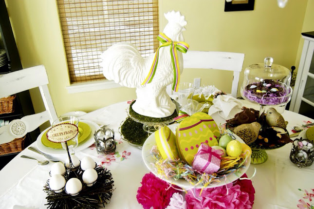 Easter Table decor in pink yellow 