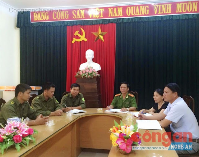 Chính quyền, Ban Công an xã Tân Phú và Công an huyện Tân Kỳ họp bàn công tác đảm bảo ANTT