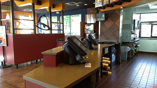 Mexican Restaurant «Taco Bell», reviews and photos, 820 Gardens Blvd, Charlottesville, VA 22901, USA