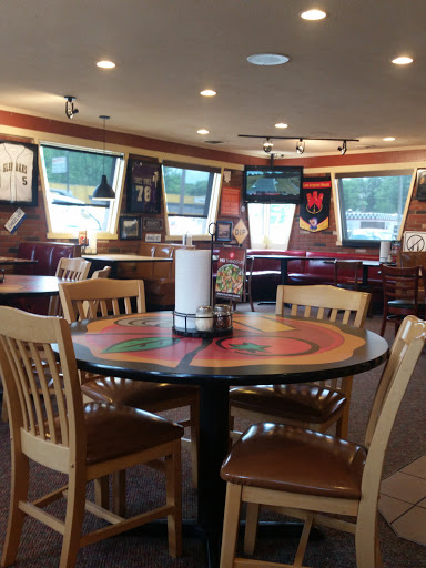 Pizza Restaurant «Pizza Hut», reviews and photos, 401 W Michigan Ave, Three Rivers, MI 49093, USA