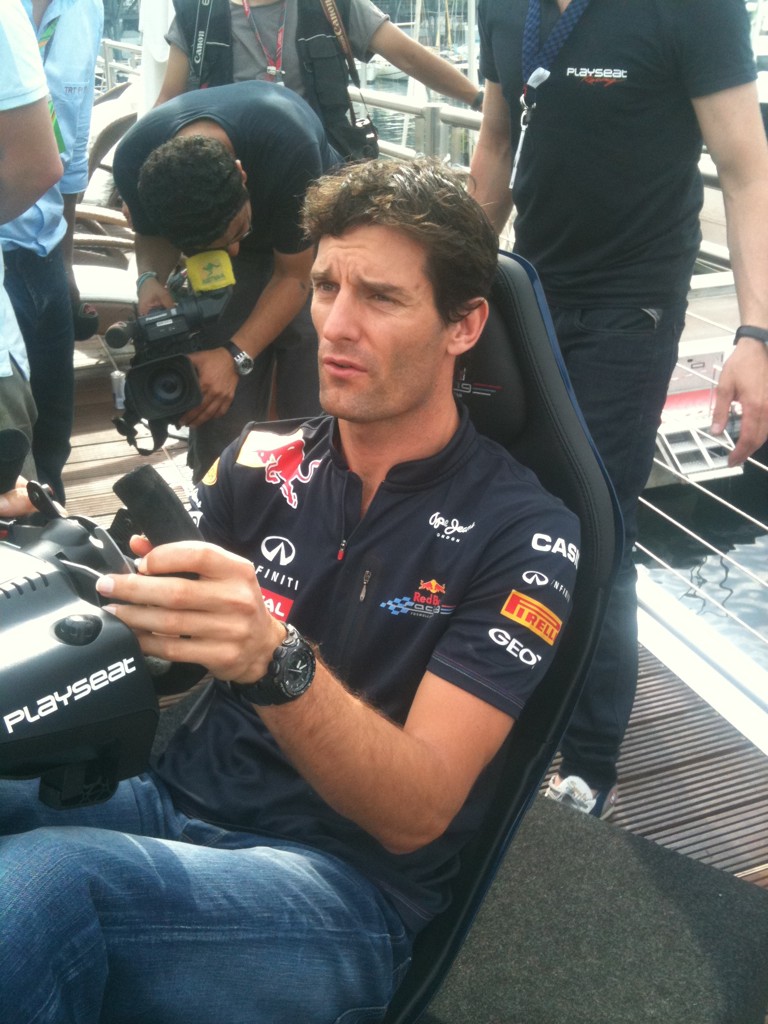 Марк Уэббер на гоночном симуляторе на Гран-при Монако 2011