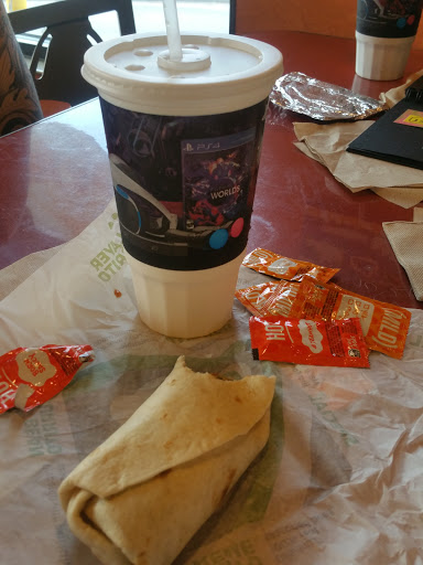 Mexican Restaurant «Taco Bell», reviews and photos, 24712 Pico Canyon Rd, Newhall, CA 91321, USA
