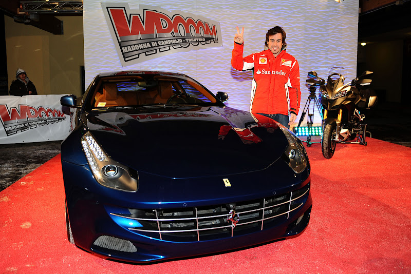 Фернандо Алонсо между Ferrari и Ducati на Wrooom 2012