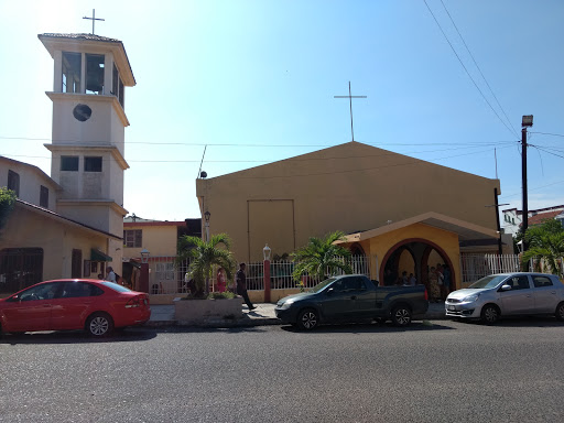 Iglesia de San José Obrero, Avenida Reforma 374, Centro, 60950 Lázaro Cárdenas, Mich., México, Institución religiosa | MICH