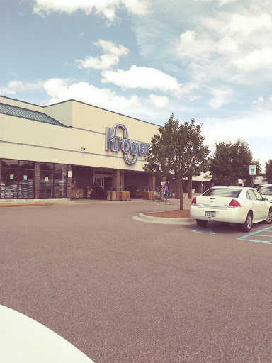Shopping Mall «Sunset Plaza Shopping Center», reviews and photos, 89 E Long Lake Rd, Troy, MI 48085, USA