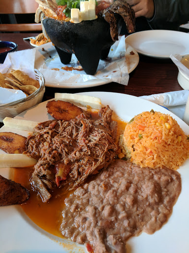 Mexican Restaurant «Las Fuentes Restaurant», reviews and photos, 11501 S Pulaski Rd, Alsip, IL 60803, USA