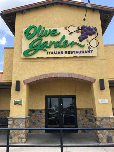 Italian Restaurant Olive Garden Reviews And Photos 104 W Loop