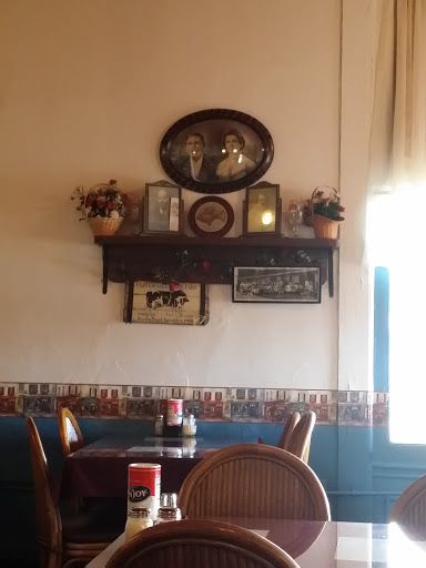 Italian Restaurant «Mama Nunz», reviews and photos, 800 Main St, Greencastle, IN 46135, USA