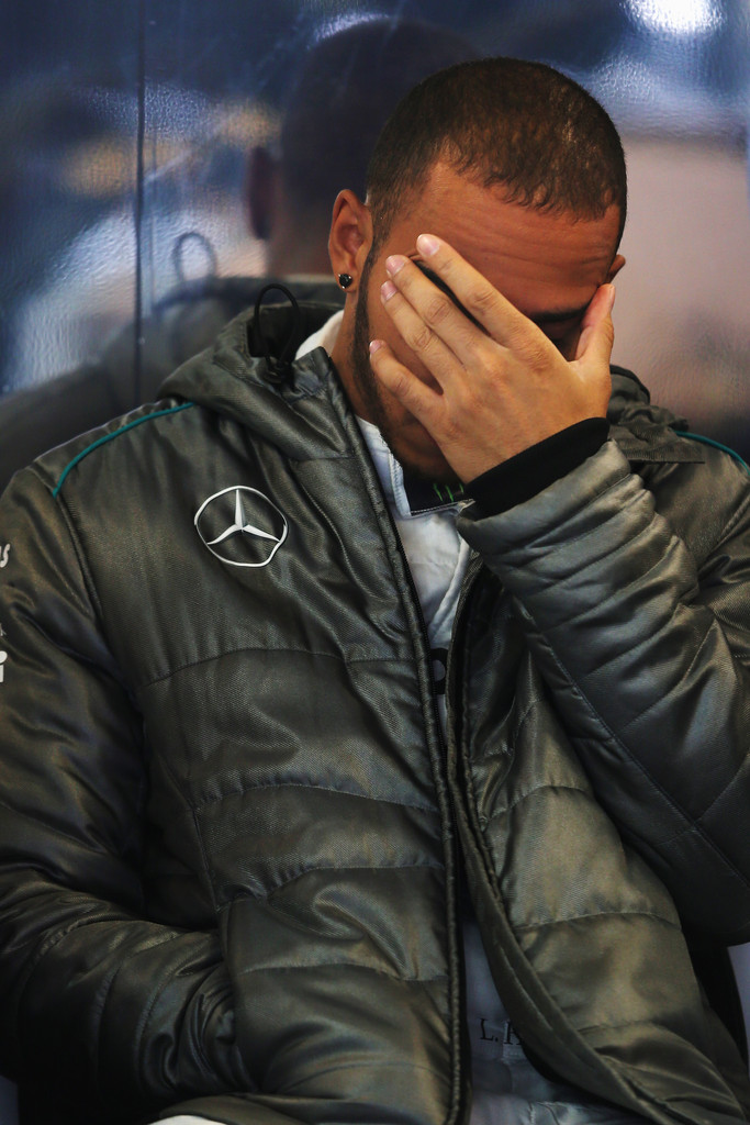 Льюис Хэмилтон фэйспалмит на Гран-при Германии 2013