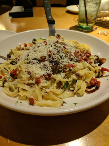 Italian Restaurant «Olive Garden», reviews and photos, 1379 S Park St, Carrollton, GA 30117, USA