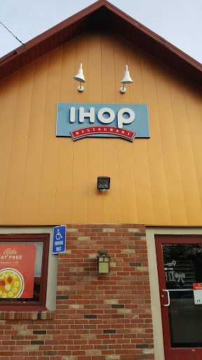 Restaurant «IHOP», reviews and photos, 610 Cedar Ln, Teaneck, NJ 07666, USA