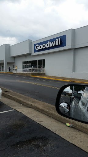 Thrift Store «Goodwill Midlothian Crossing Retail Store», reviews and photos, 8535 Midlothian Turnpike, North Chesterfield, VA 23235, USA