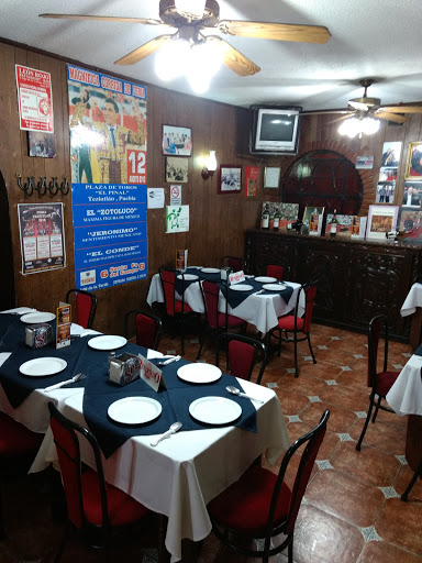 León Rojo, Av Cuauhtémoc 708, Centro, 73800 Teziutlán, Pue., México, Restaurante de comida para llevar | PUE