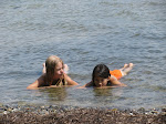 Kathrine og Shanna køler af