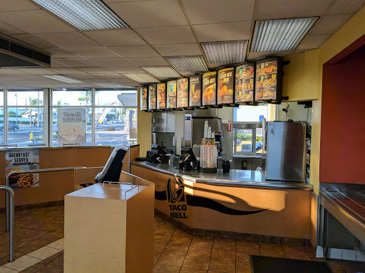 Mexican Restaurant «Taco Bell», reviews and photos, 2204 N Garey Ave, Pomona, CA 91767, USA