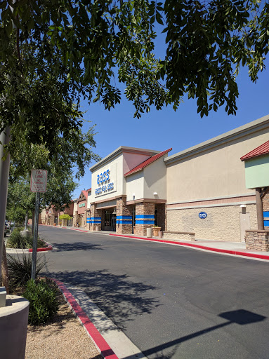 Clothing Store «Ross Dress for Less», reviews and photos, 9820 W Lower Buckeye Rd, Tolleson, AZ 85353, USA