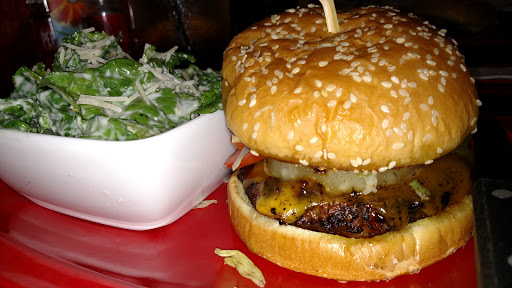 Hamburger Restaurant «Red Robin Gourmet Burgers», reviews and photos, 1431 Beaver Creek Commons Dr, Apex, NC 27502, USA