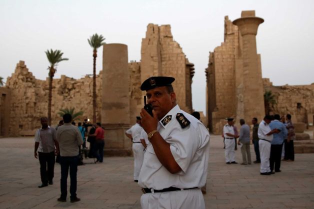 Suicide bomber strikes near temple of Karnak in Luxor Suicide bomber strikes near temple of Karnak in Luxor