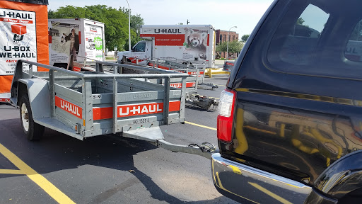 Truck Rental Agency «U-Haul of Madison Heights», reviews and photos, 300 E 11 Mile Rd, Madison Heights, MI 48071, USA