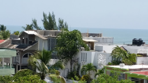 Palma Blanca, Dr. Carlos Saenz de la Peña s/n, Playa Chachalacas, 91666 Playa de Chachalacas, Ver., México, Hotel en la playa | VER