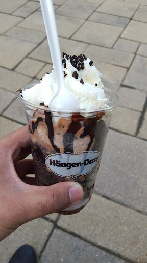 Ice Cream Shop «Häagen-Dazs® Ice Cream Shop», reviews and photos, 104 Mall Walk, Yonkers, NY 10704, USA