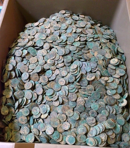 Treasure hunter discovers 22,000 Roman coins Treasure hunter discovers 22,000 Roman coins