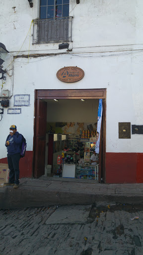 Farmacias del Ahorro - Valle De Bravo, Calle Miguel Hidalgo, Centro, 51200 Valle de Bravo, Méx., México, Farmacia | EDOMEX