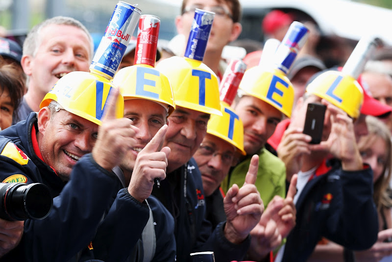 болельщики Себастьяна Феттеля и Red Bull на Гран-при Бельгии 2012
