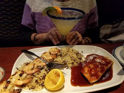 Seafood Restaurant «Red Lobster», reviews and photos, 4711 Carlisle Pike, Mechanicsburg, PA 17050, USA