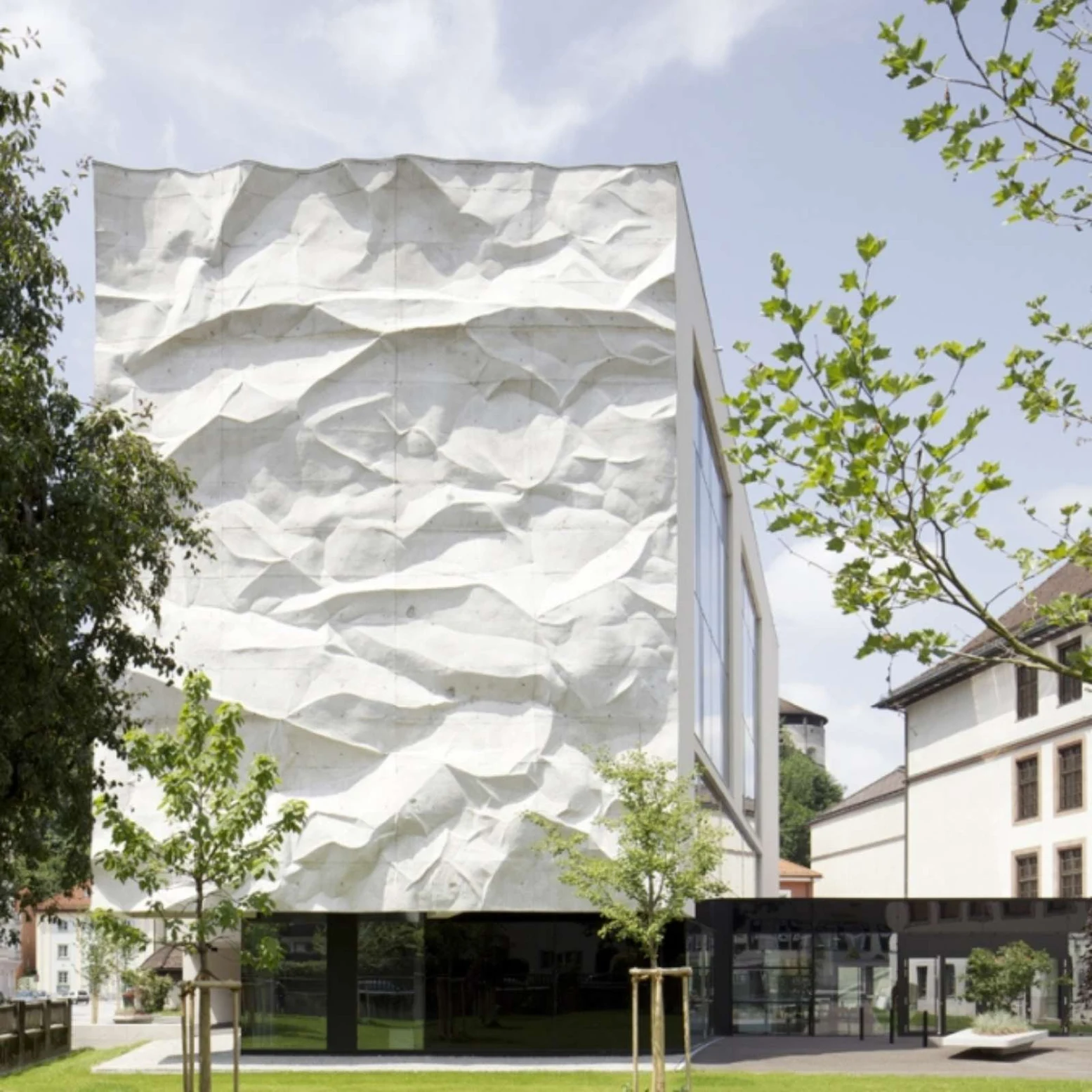 School Extension with Crinkled Wall by Johannes Wiesflecker